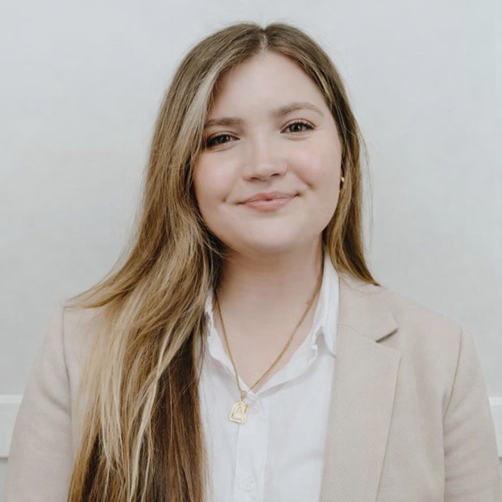 Anna Lee, Administrative, Operations & Creative Virtual Assistant