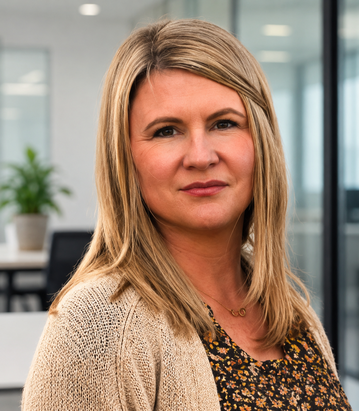 Leslie, Creative, Bookkeeping & Operations Support Specialist